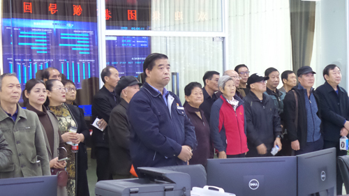 老干部們都說“集團真暖心，做公交人真自豪！”