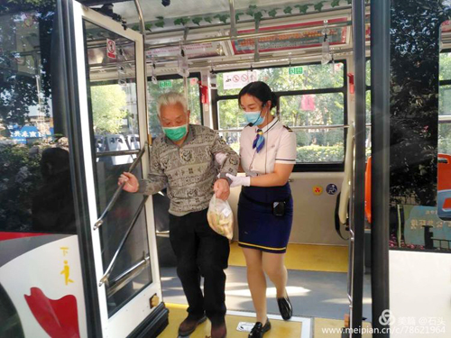 車靚，服務(wù)也靚01.jpg